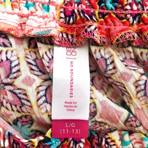 SOLD! | Multicolored Off-the-Shoulder Blouse - Picture 5 of 7